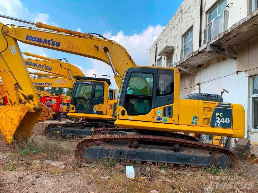 Komatsu PC 240 حفارات زحافة