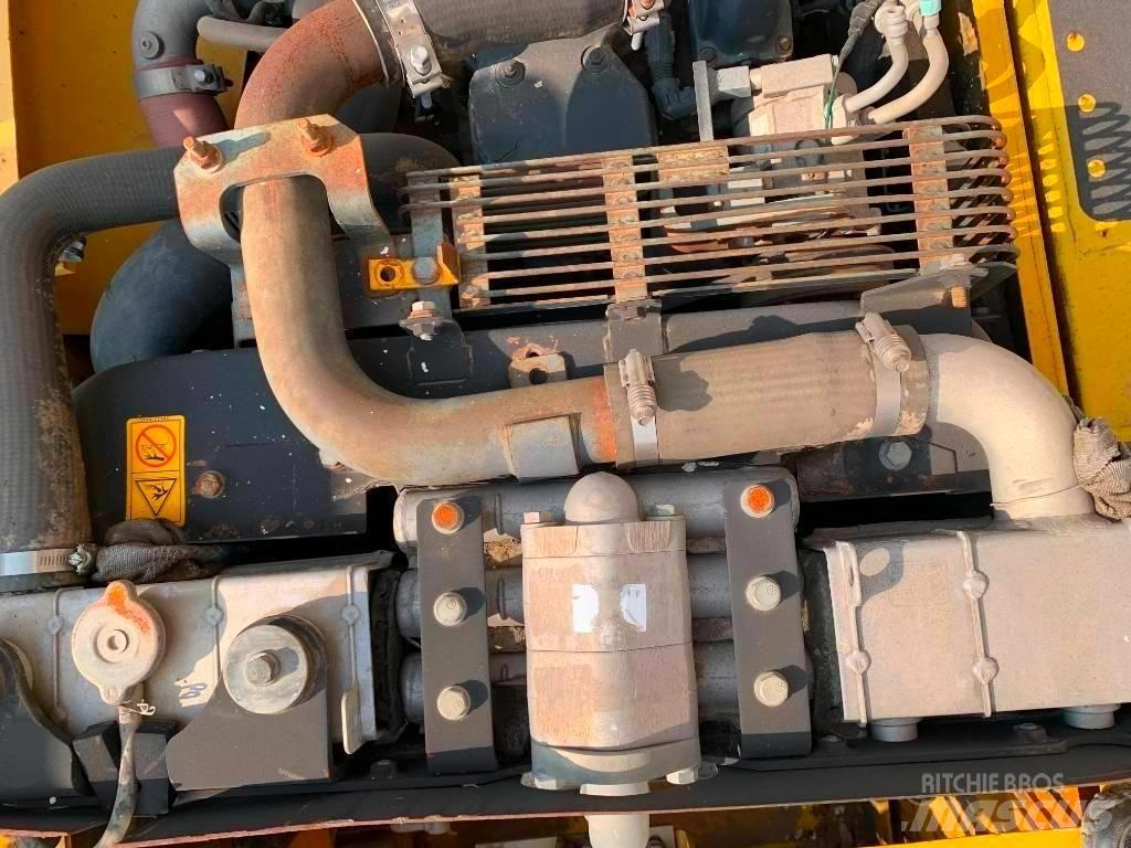 Komatsu PC 240 حفارات زحافة