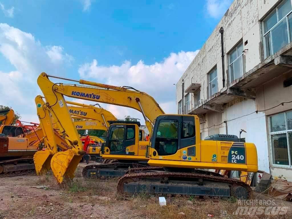 Komatsu PC 240 حفارات زحافة