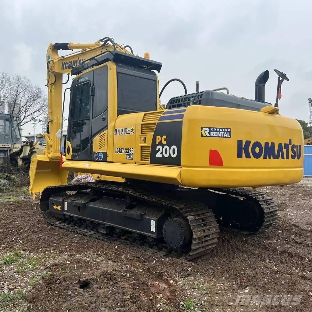Komatsu pc200-8 حفارات زحافة