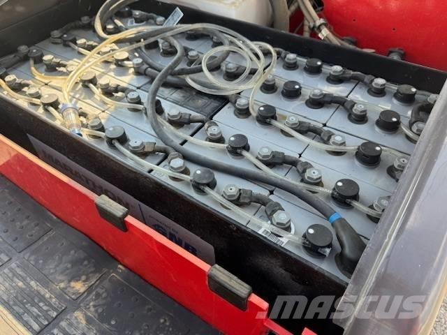 Manitou ME 425 شاحنات ذات رافعات شوكية تعمل بالكهرباء