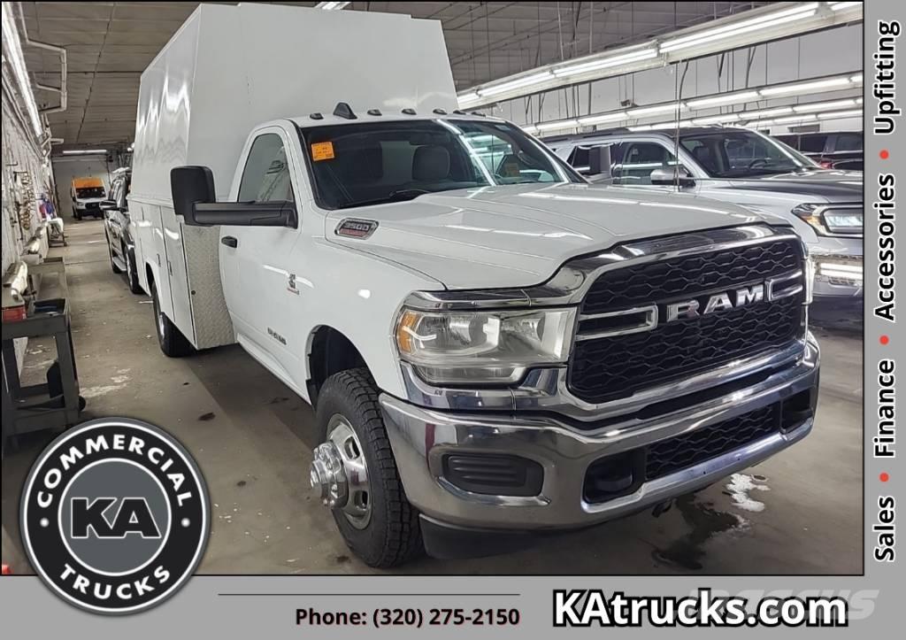 RAM 3500 TRADESMAN شاحنات خفيفة/مفصلية الجوانب