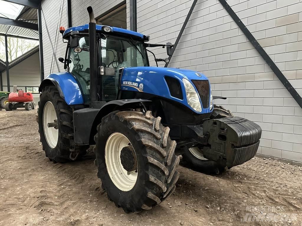 New Holland T7.250 الجرارات
