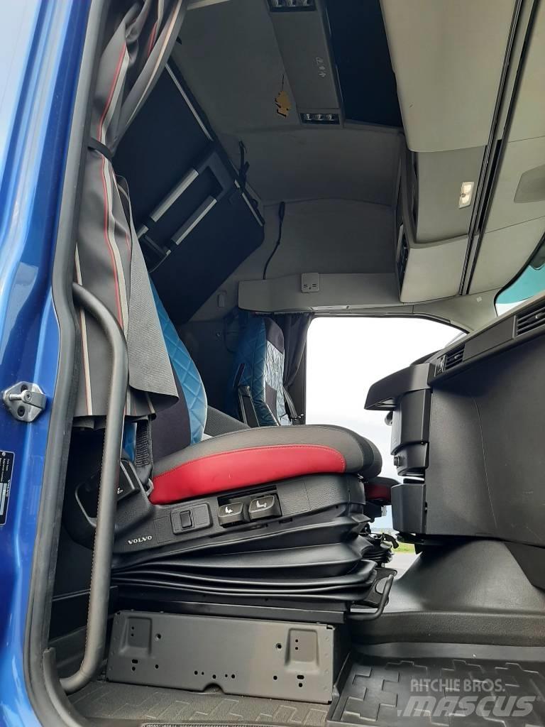 Volvo FH 13 شاحنات بمقصورة وهيكل