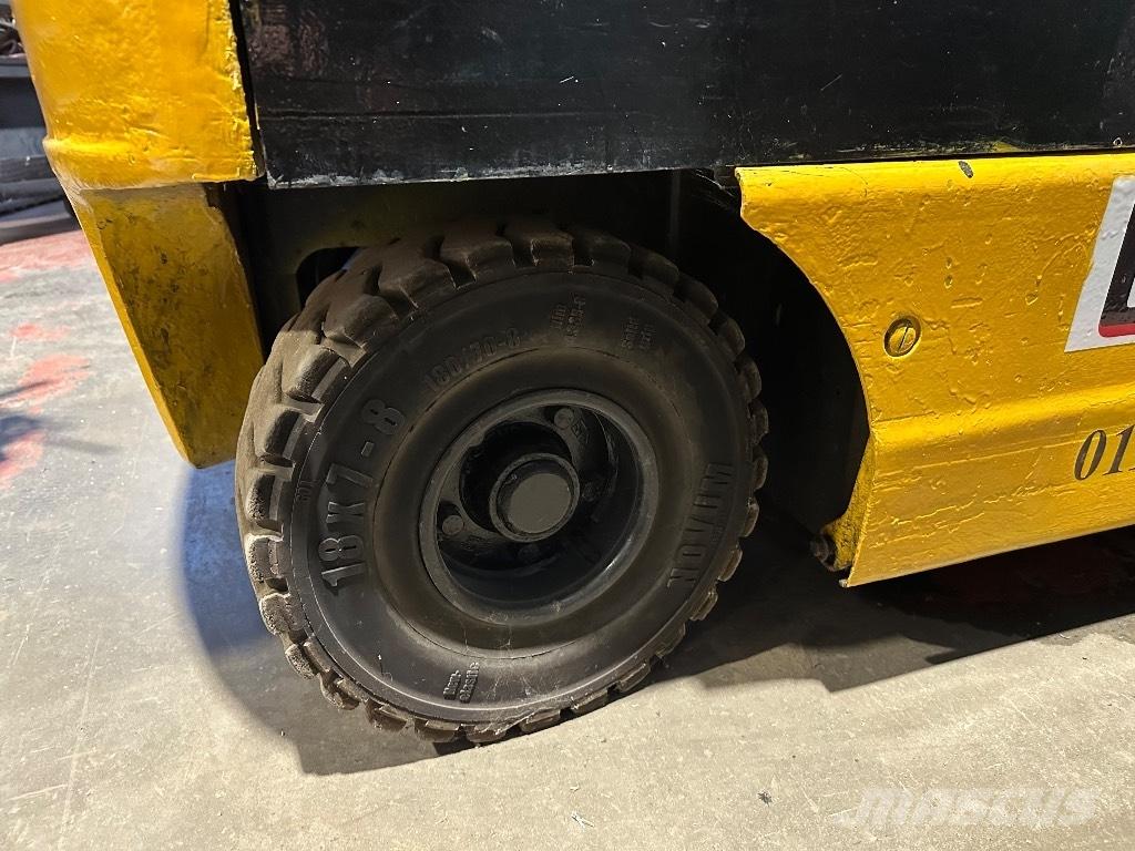 OM E 25 C شاحنات ذات رافعات شوكية تعمل بالكهرباء