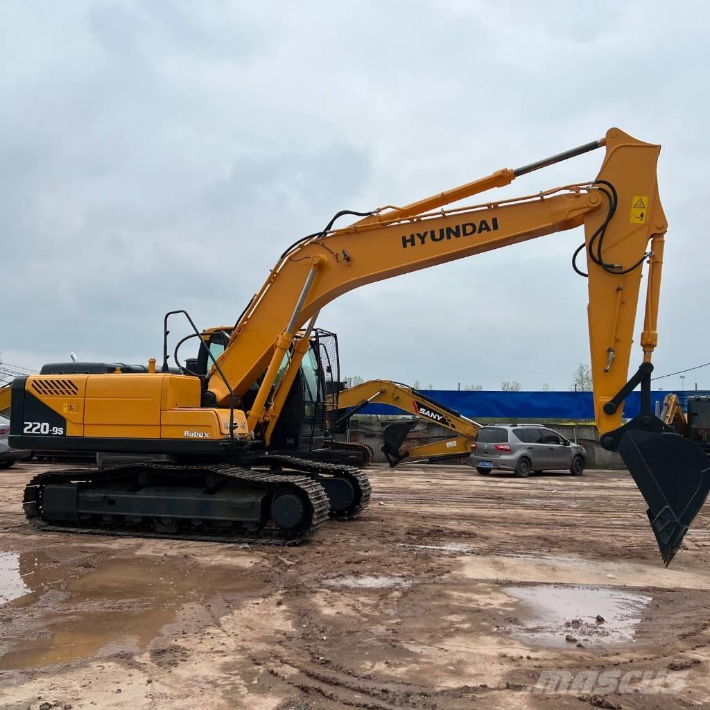 Hyundai R220LC-9 حفارات زحافة