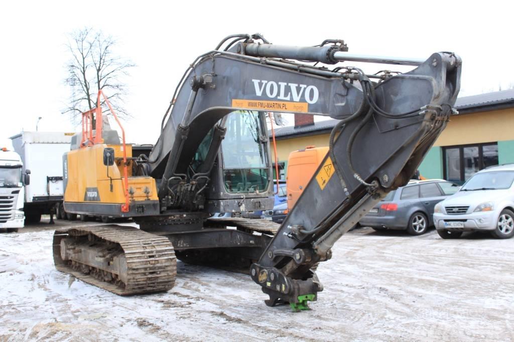 Volvo EC 220 E حفارات زحافة