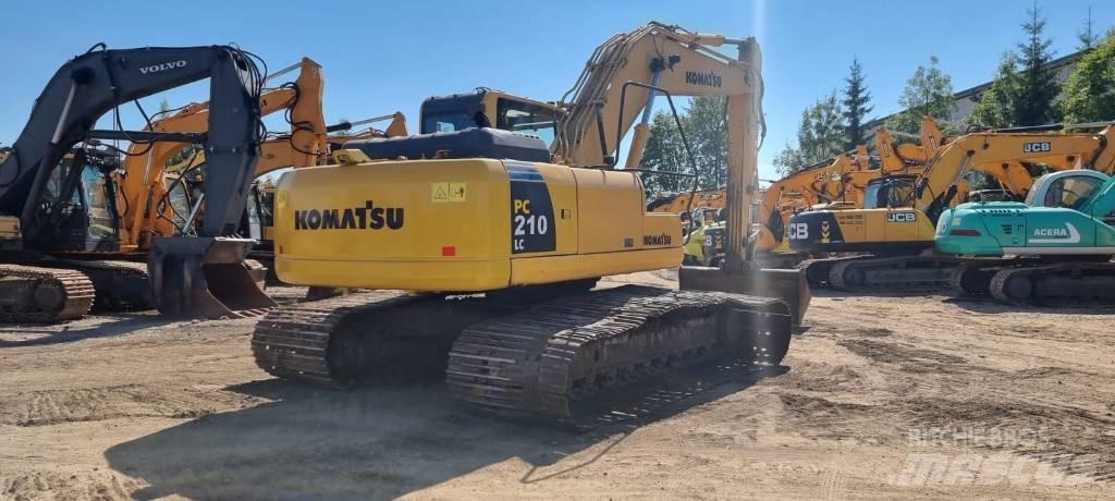 Komatsu PC 210-8 حفارات زحافة
