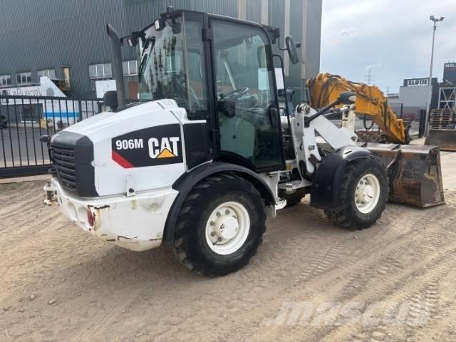 CAT 906 لوادر بعجل