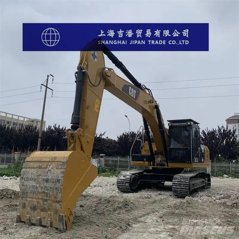 CAT 324 D حفارات زحافة