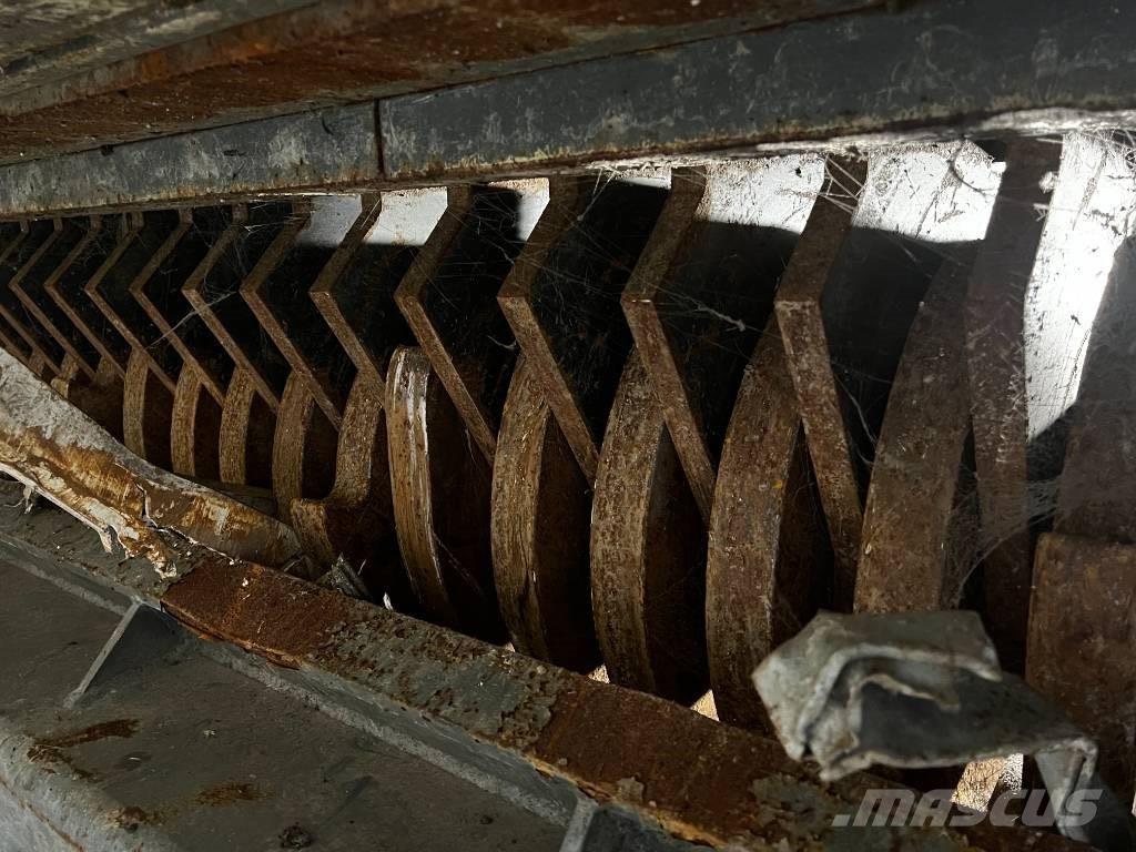 SSI SSI آلات تمزيق المخلفات