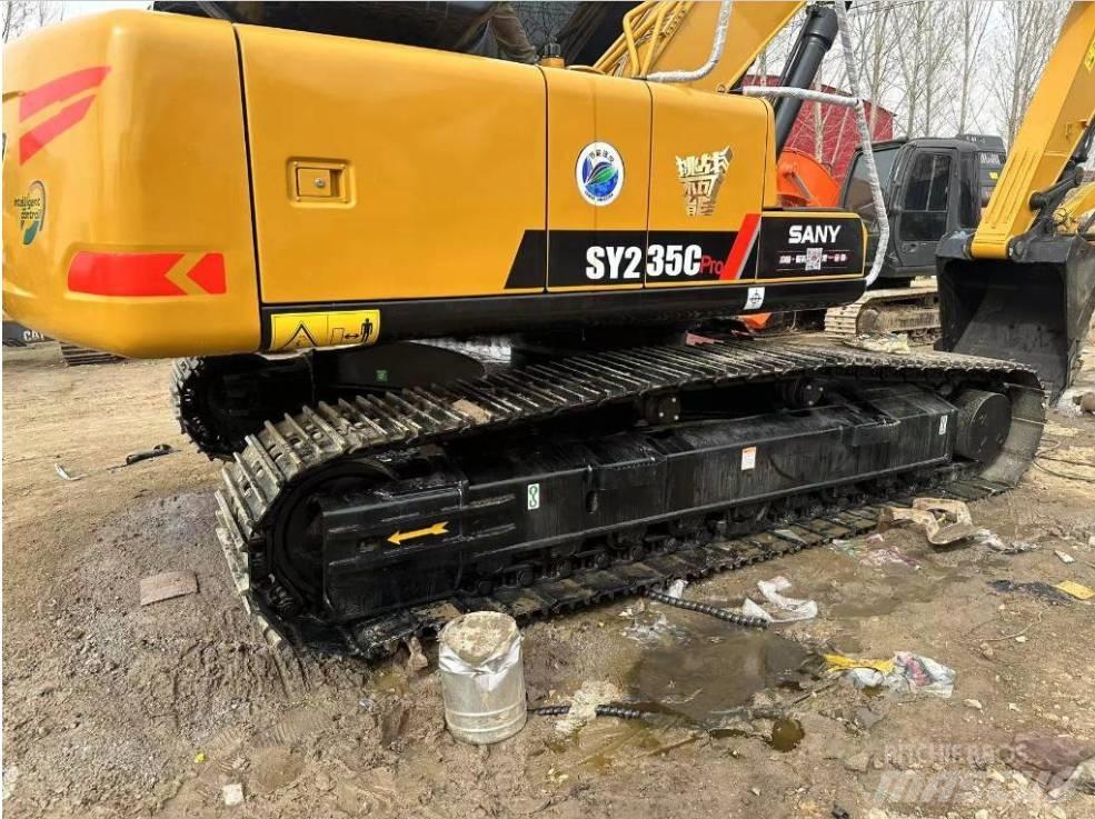 Sany SY 235 C حفارات زحافة