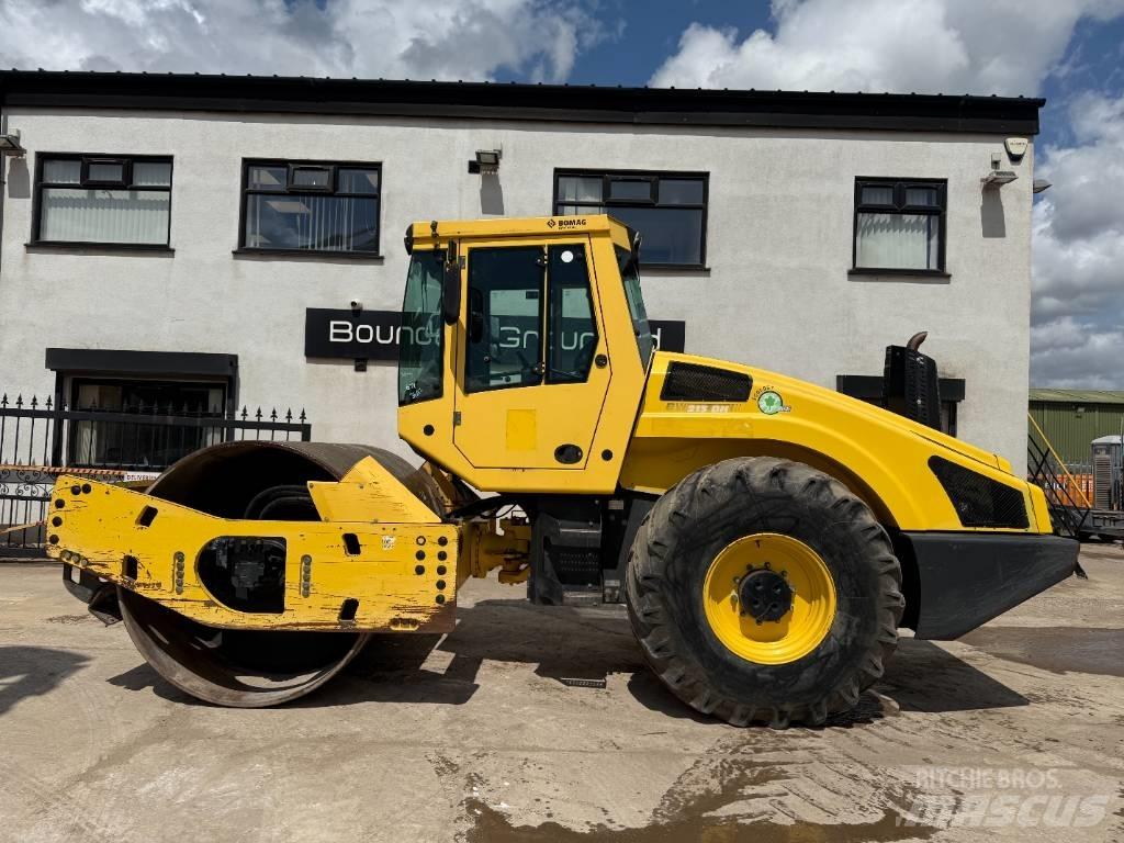 Bomag 213 DH-4i مداحل أحادية الأسطوانة