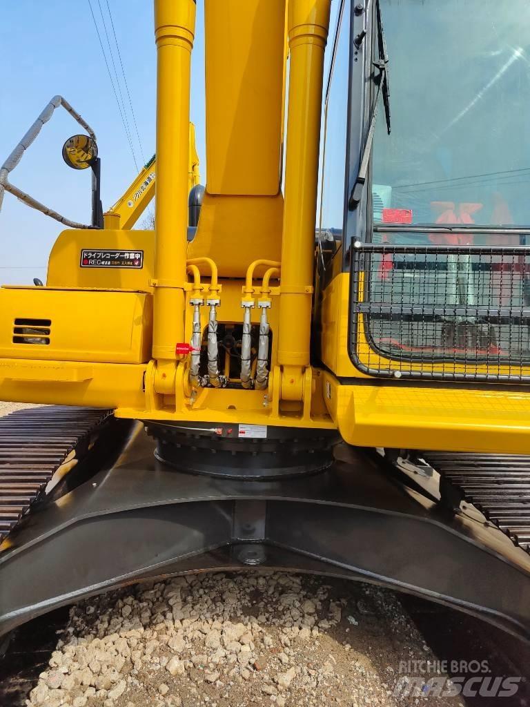 Komatsu PC 220 LC حفارات زحافة