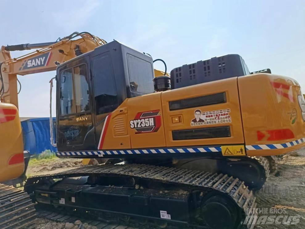Sany SY 235 H حفارات زحافة