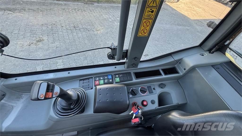 Kramer 5075 لوادر بعجل