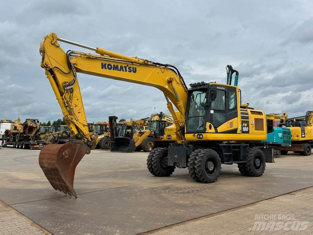 Komatsu PW180-11 حفارات بعجل