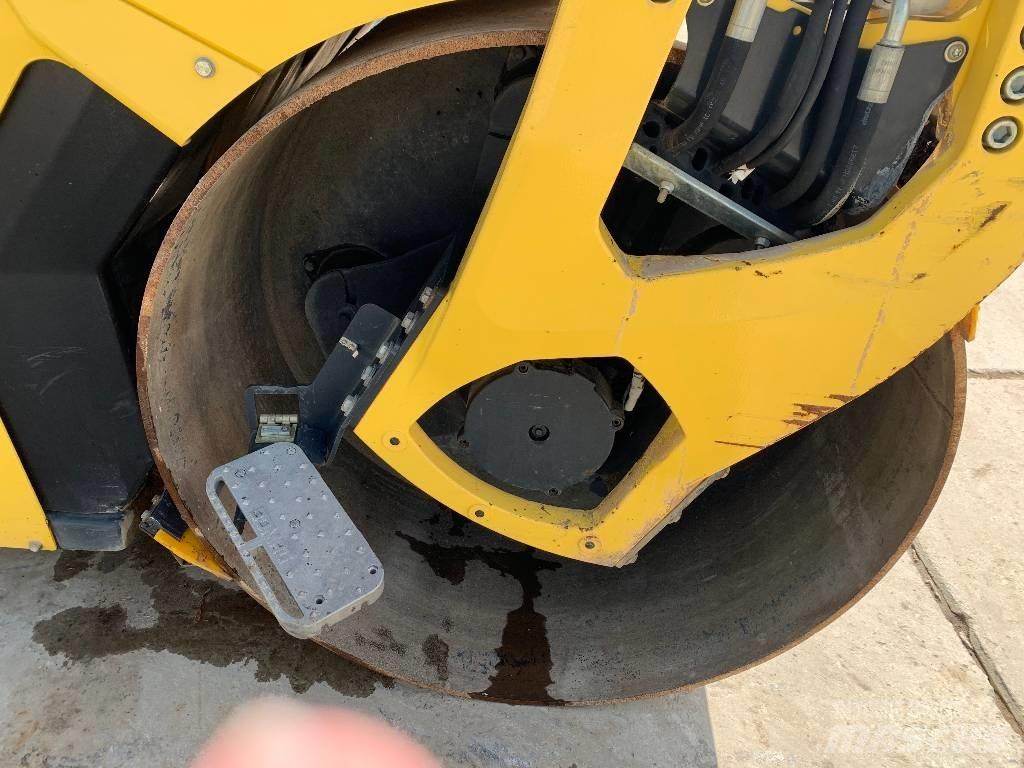 Bomag BW 161 ADO-5 مداحل ثنائية الاسطوانة