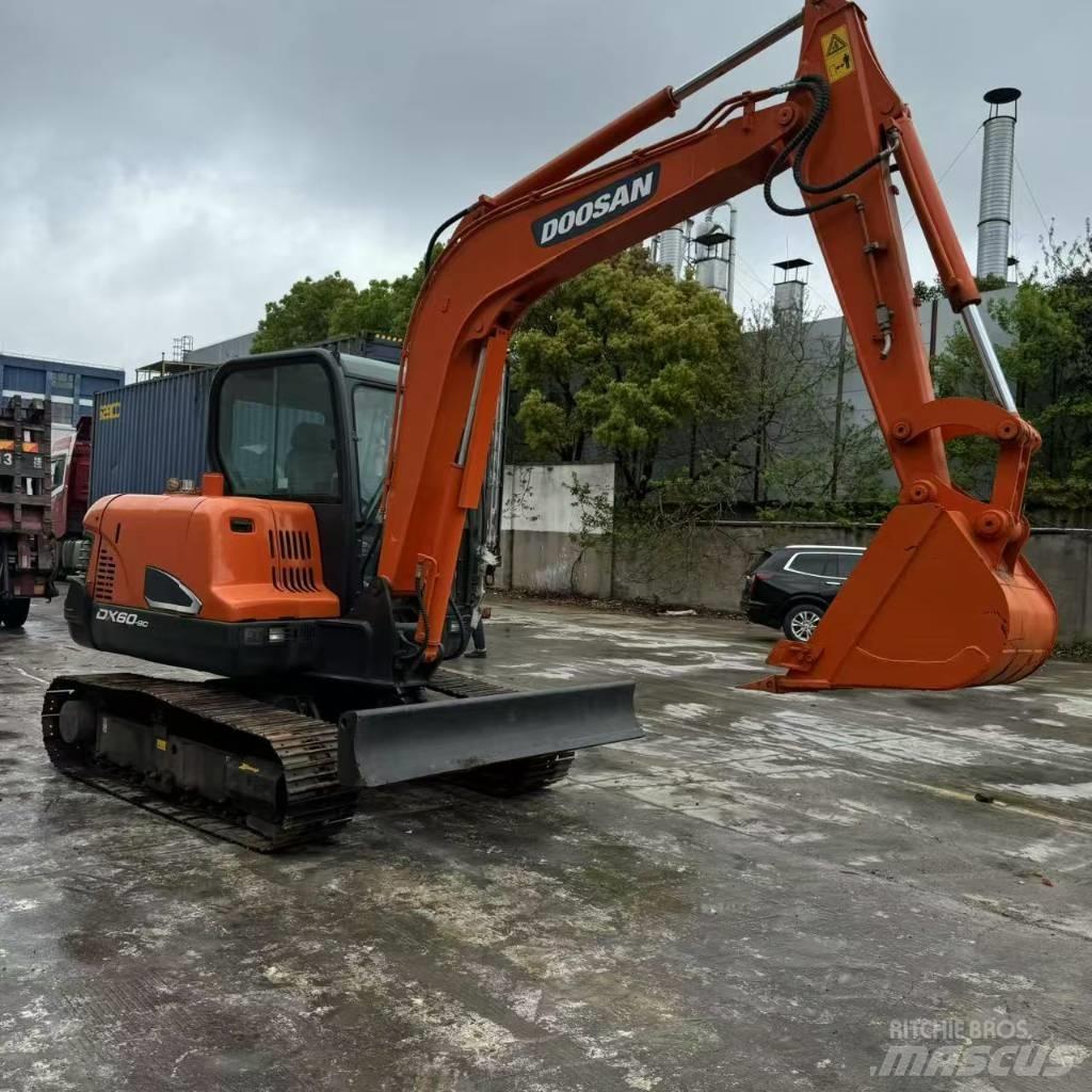 Doosan DX 60-9 C حفارات صغيرة أقل من 7 طن (حفارات صغيرة)