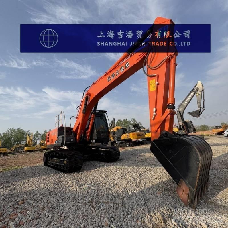 Hitachi ZX 200 حفارات زحافة