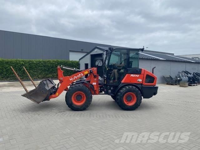 Kubota R 070 لوادر بعجل