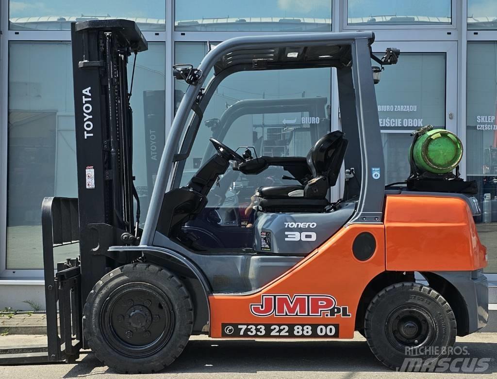 Toyota 8 FG 30 F شاحنات LPG