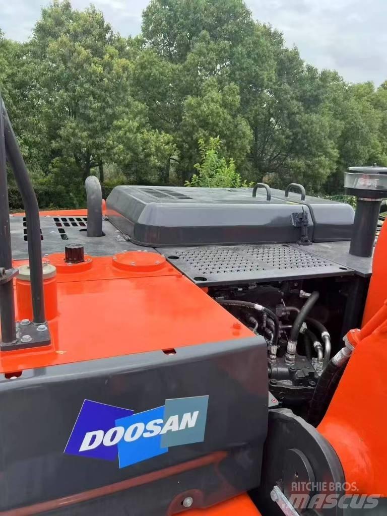 Doosan DX 225LC-9C حفارات زحافة