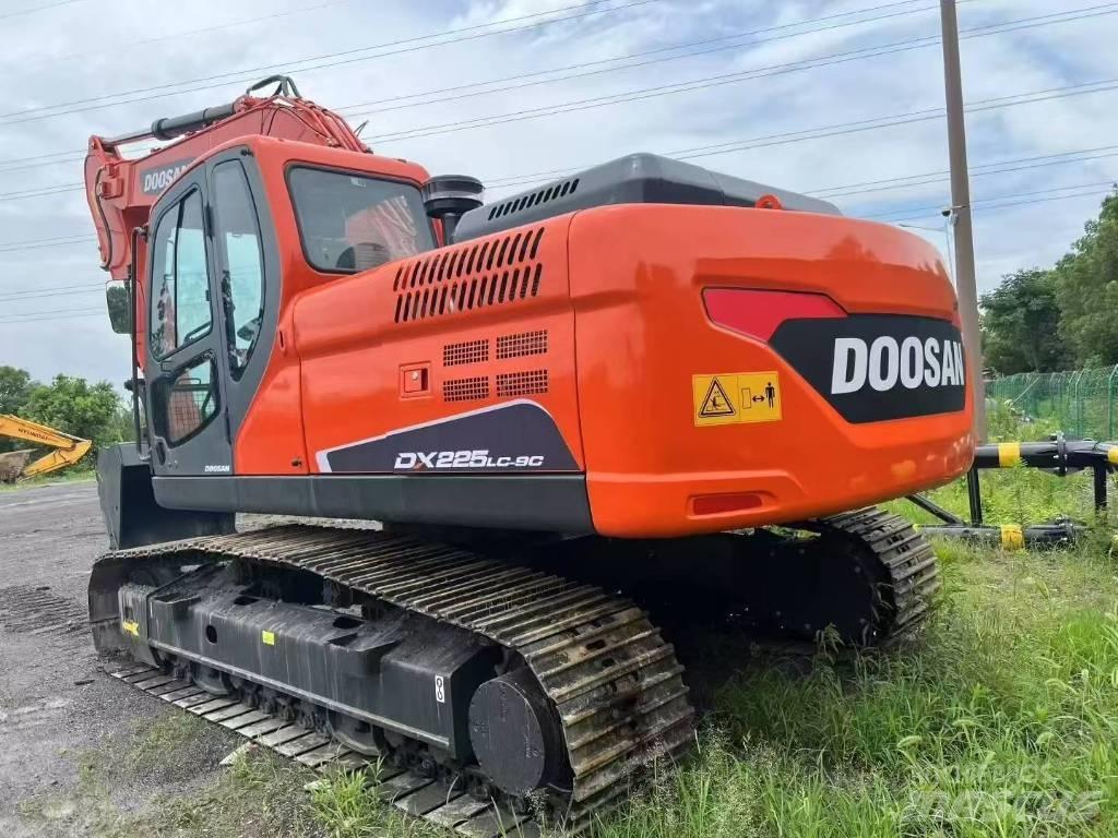 Doosan DX 225LC-9C حفارات زحافة