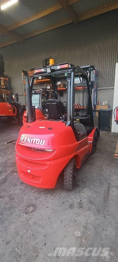 Manitou MI 25 شاحنات الديزل