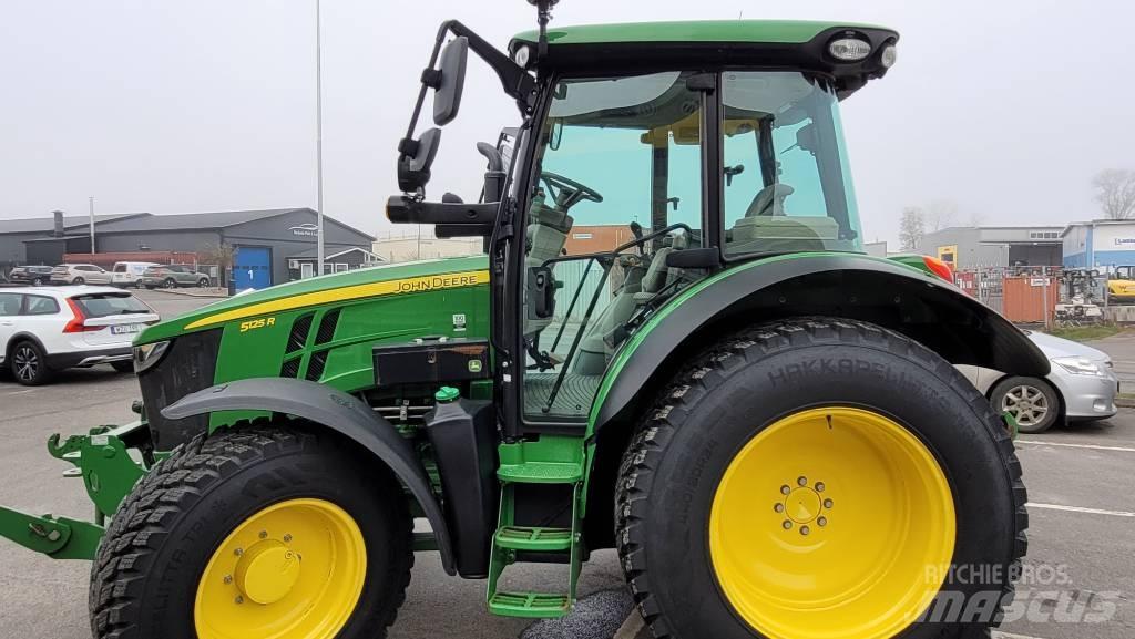 John Deere 5125 R الجرارات