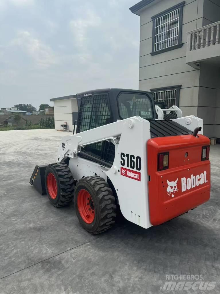 Bobcat S 160 لوادر انزلاقية التوجيه