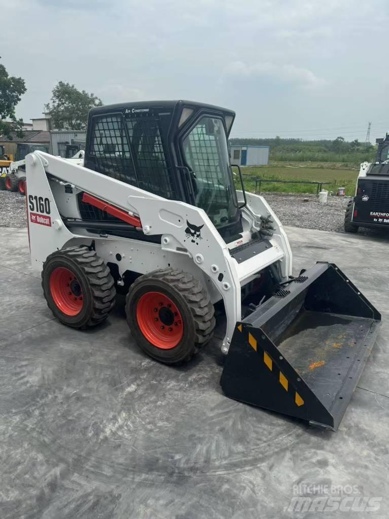 Bobcat S 160 لوادر انزلاقية التوجيه