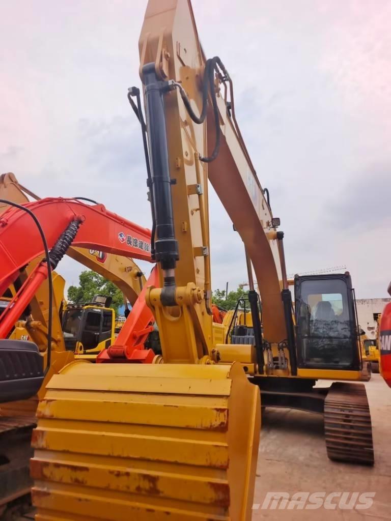 CAT 323 GC حفارات زحافة