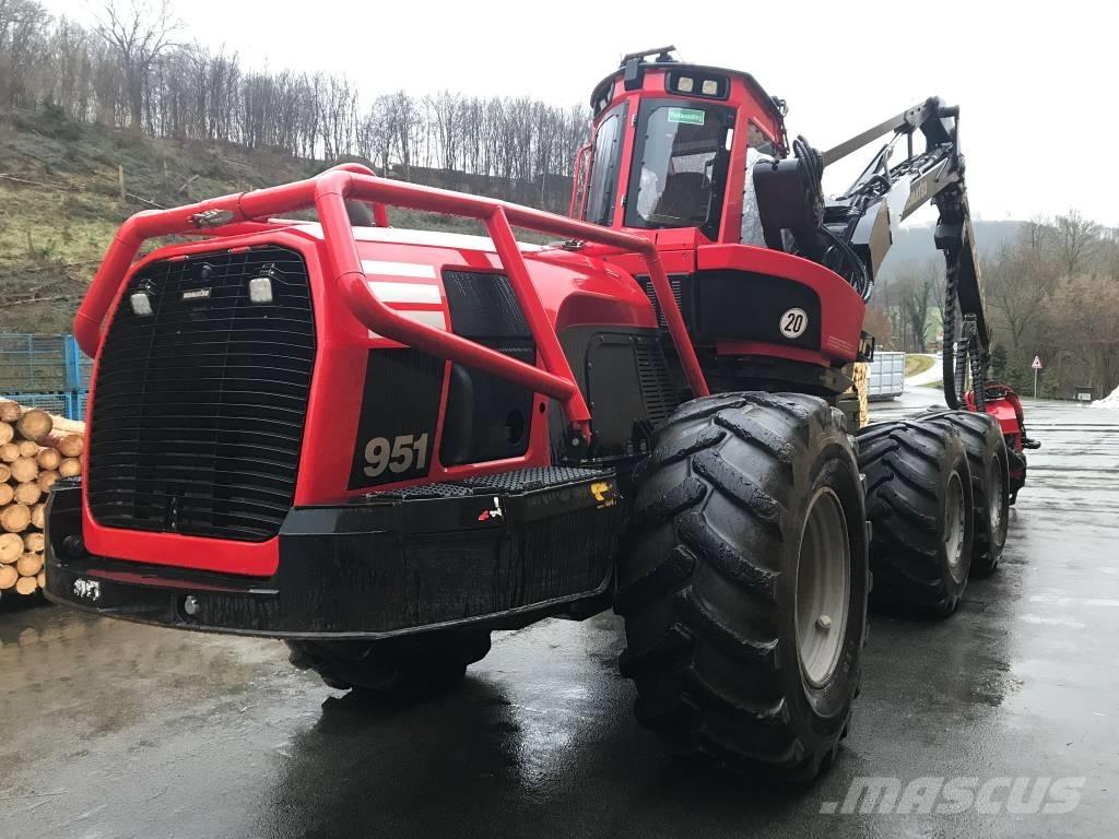 Komatsu 951 حصادات