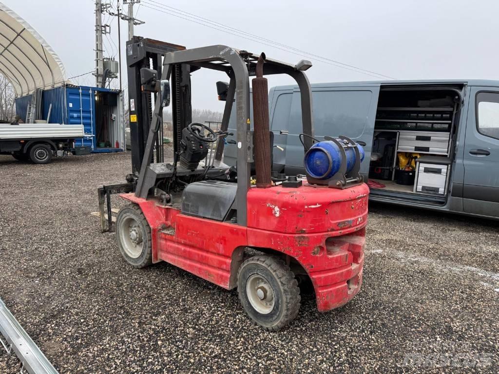 Manitou CG 30 P شاحنات LPG