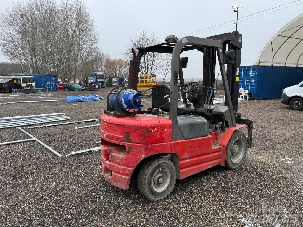 Manitou CG 30 P شاحنات LPG
