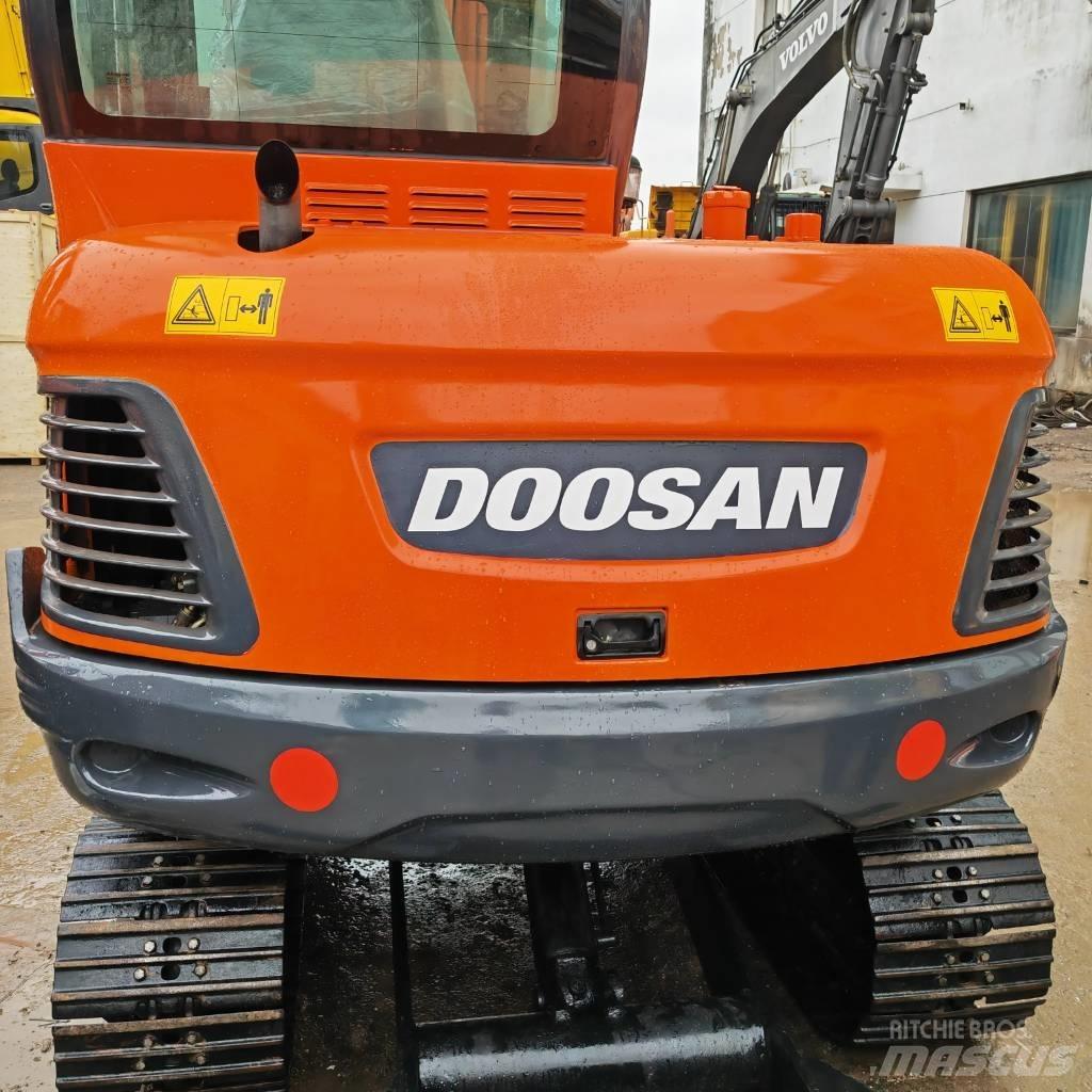 Doosan DX55 حفارات صغيرة أقل من 7 طن (حفارات صغيرة)