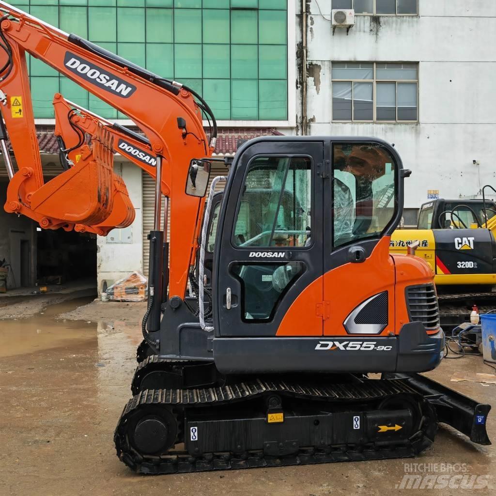 Doosan DX55 حفارات صغيرة أقل من 7 طن (حفارات صغيرة)