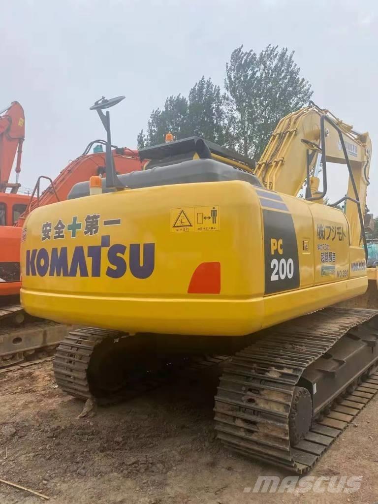 Komatsu PC 200-8 حفارات زحافة