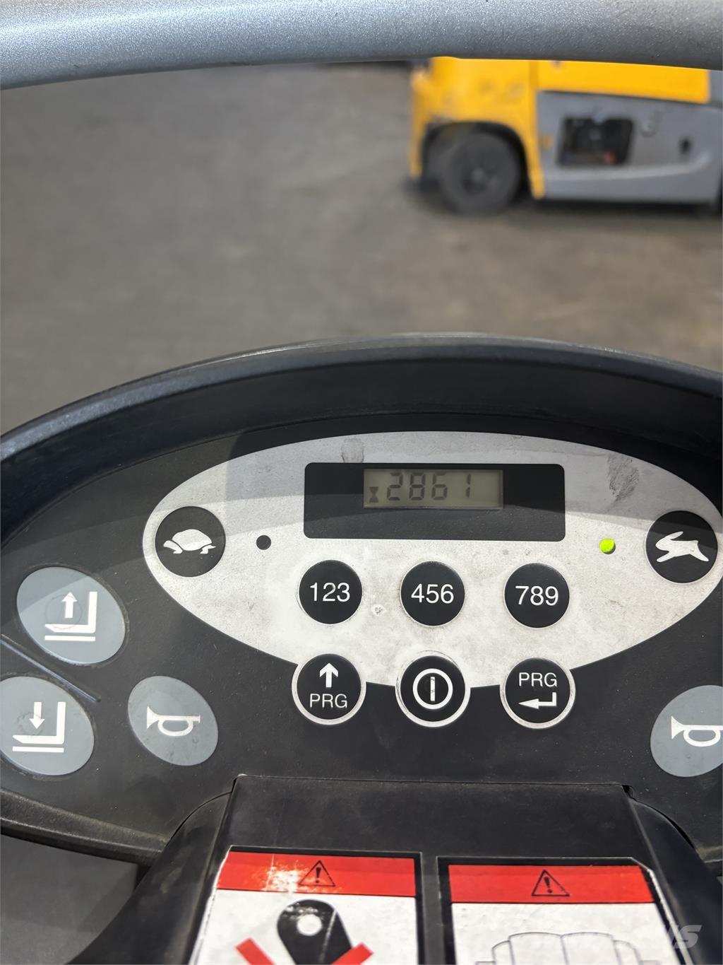 Still EXU-S22 معدات التكديس الجوالة