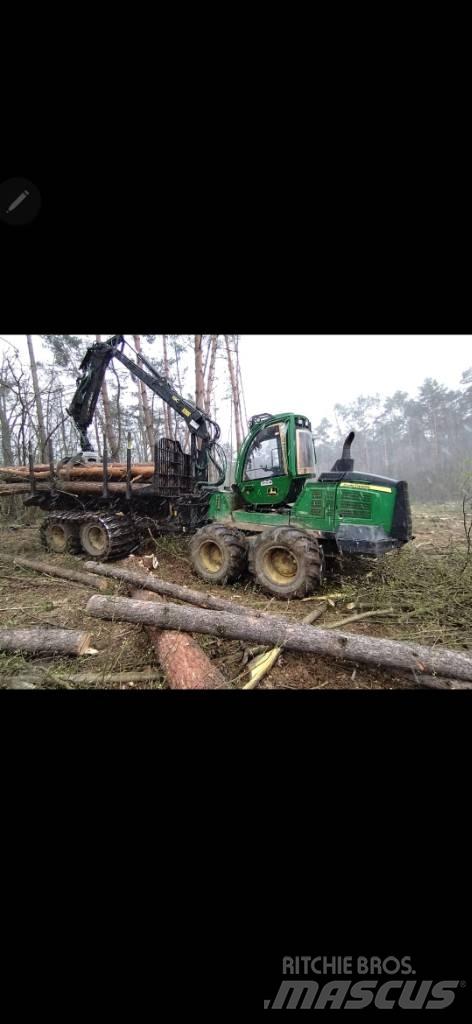 John Deere 1110 شاحنات