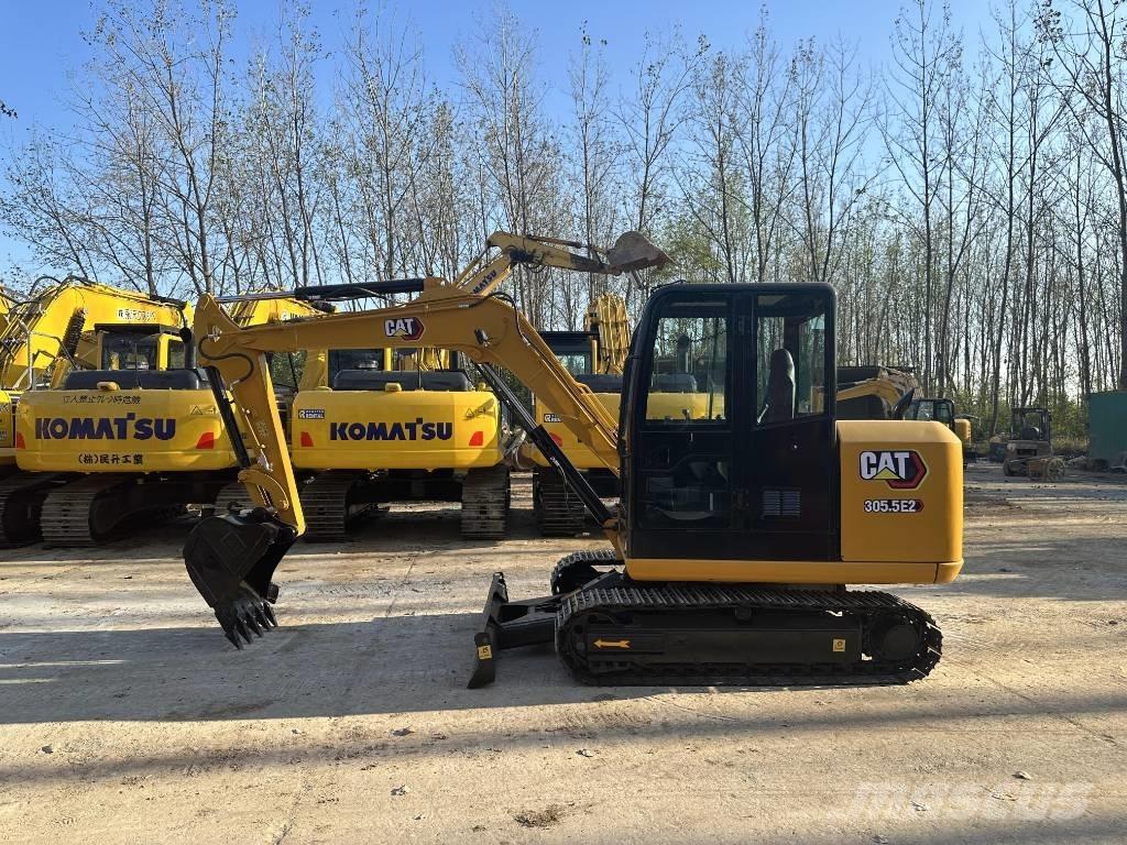 CAT 305.5E حفارات زحافة