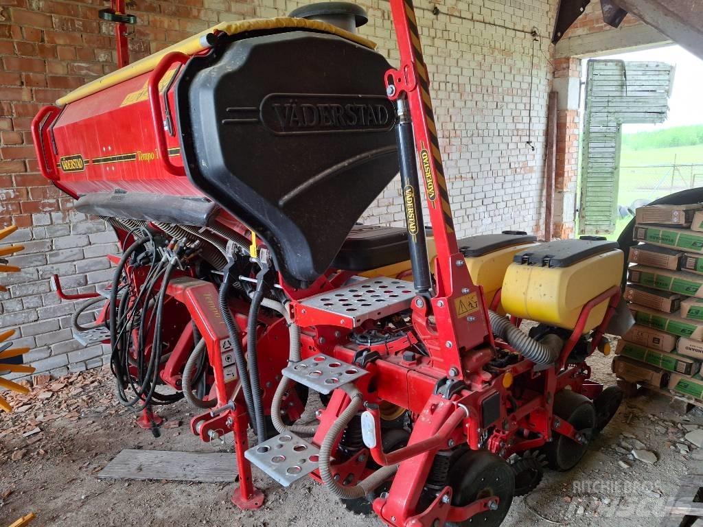 Väderstad Tempo T 6 مثاقيب