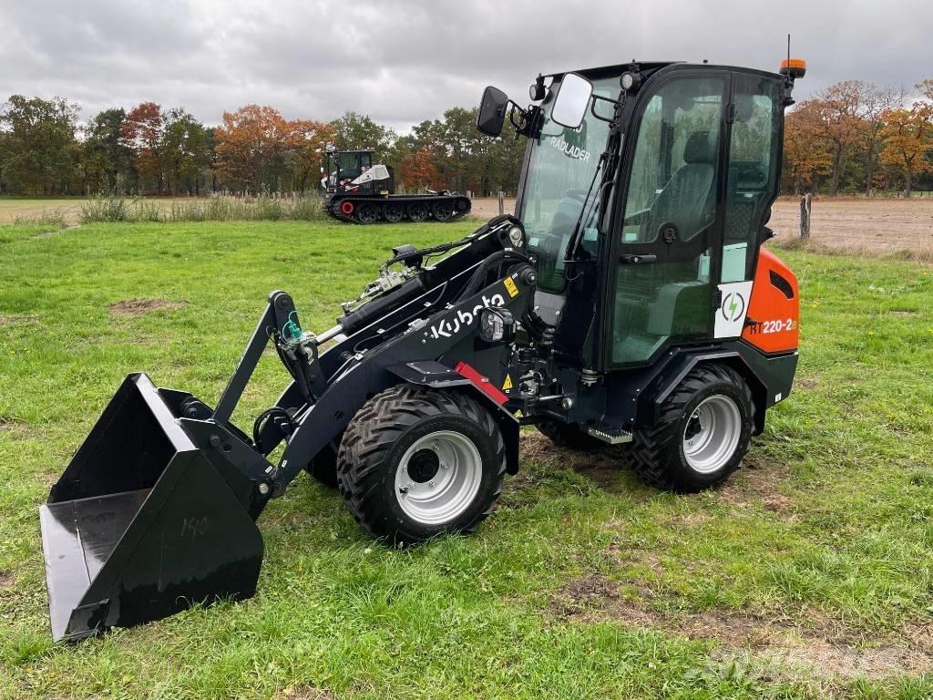Kubota RT220-2e لوادر بعجل