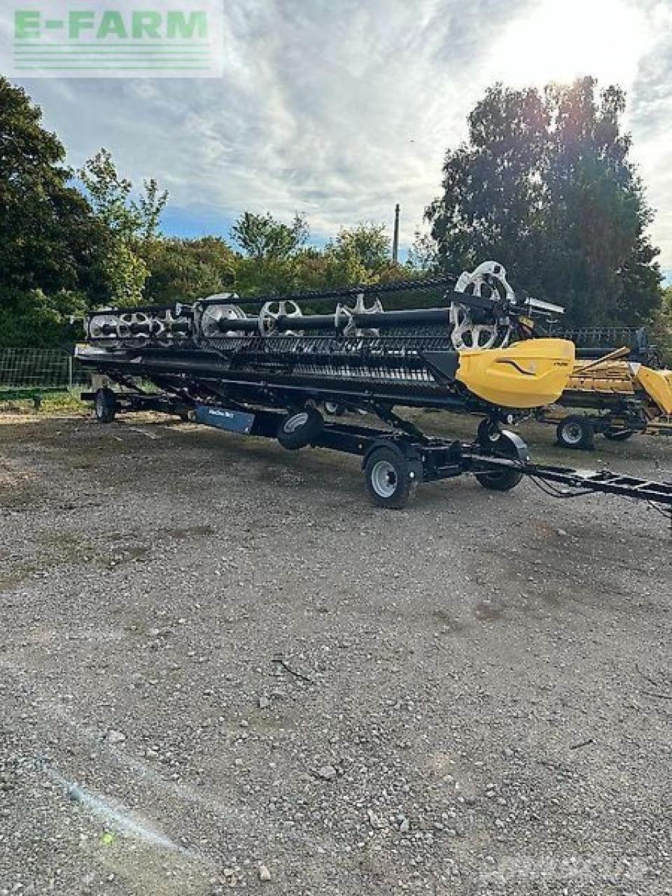 MacDon fd 241 ملحقات الحصادات