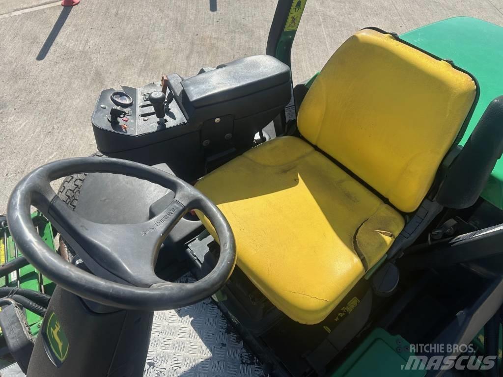 John Deere 3235C ماكينات جز العشب