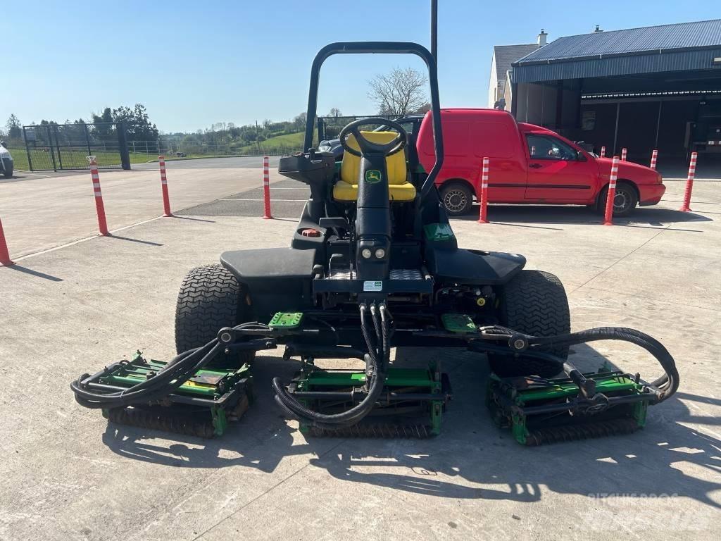 John Deere 3235C ماكينات جز العشب