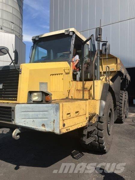 Komatsu HM 400-1 ساحبات مفصلية