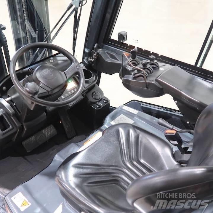 Toyota 8FBE18T شاحنات ذات رافعات شوكية تعمل بالكهرباء