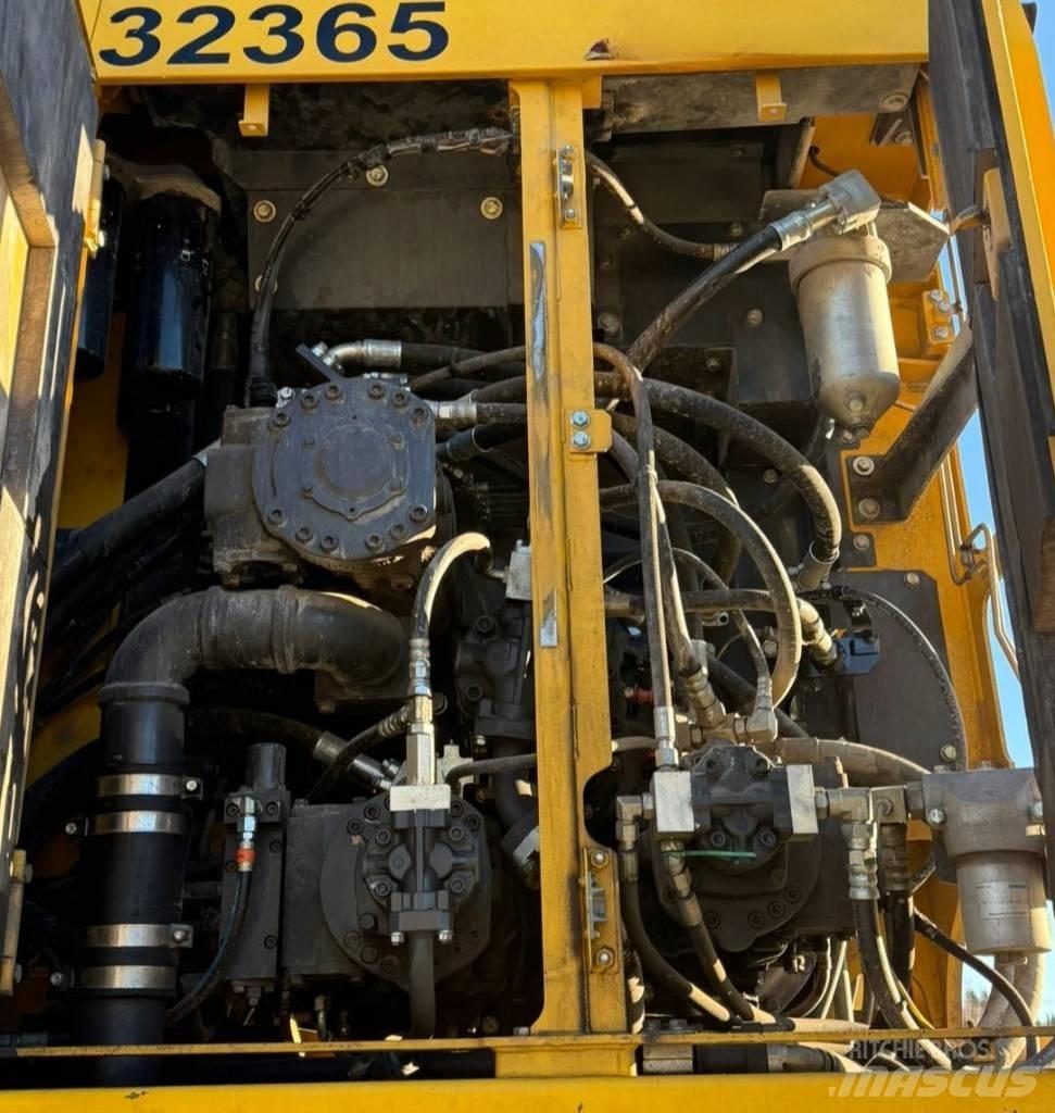 Komatsu PC 1250 -11EO حفارات زحافة